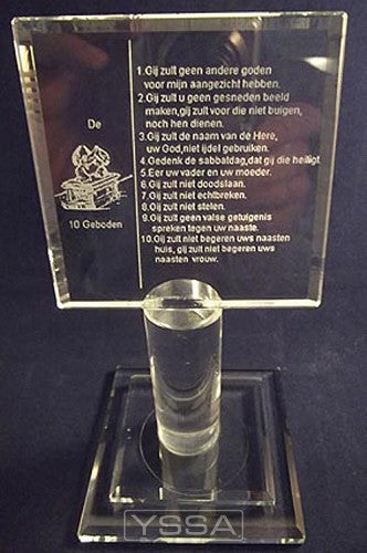 Voet met tekst 10 geboden